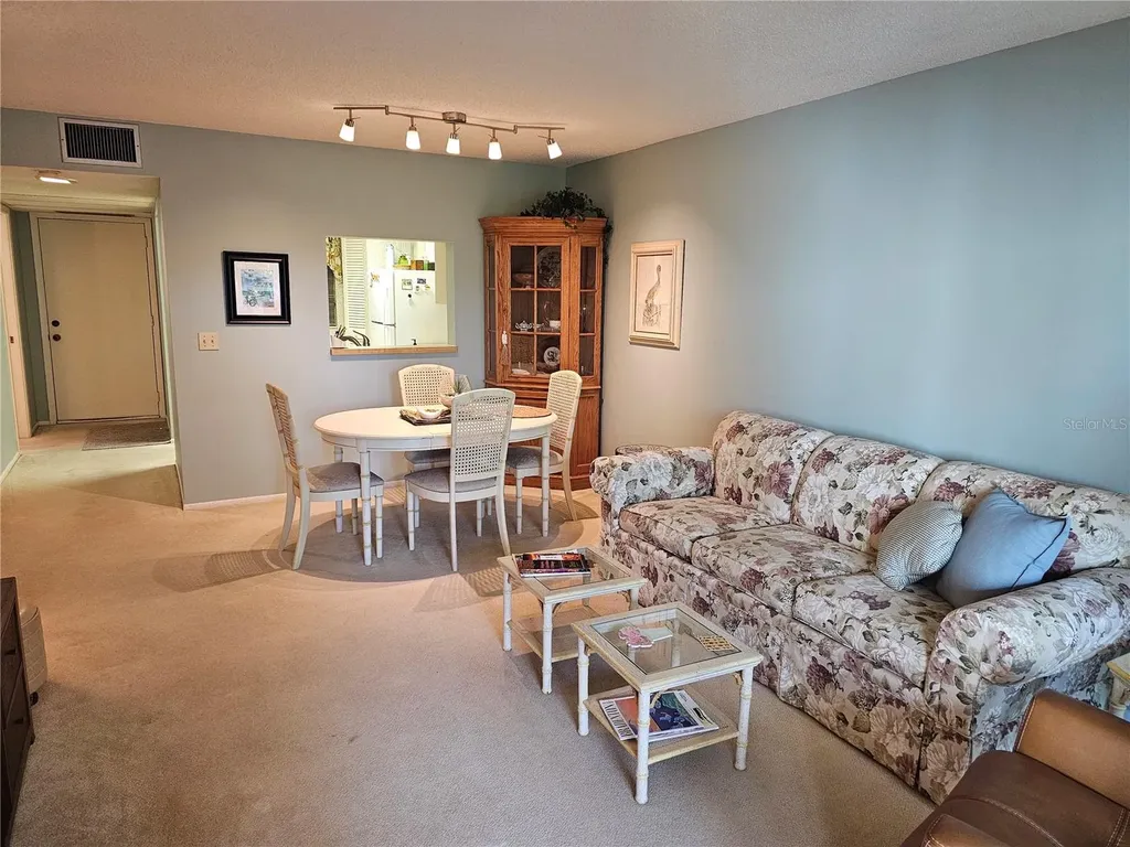 586 Lakeside Drive Bradenton FL 34210
