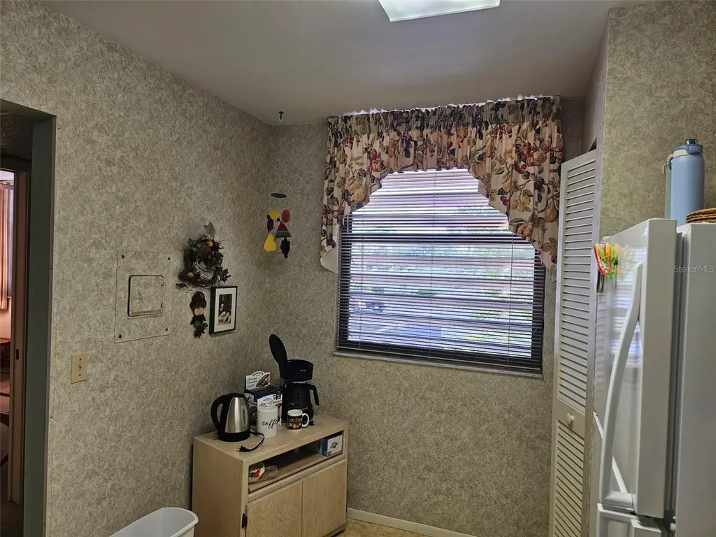 586 Lakeside Drive Bradenton FL 34210