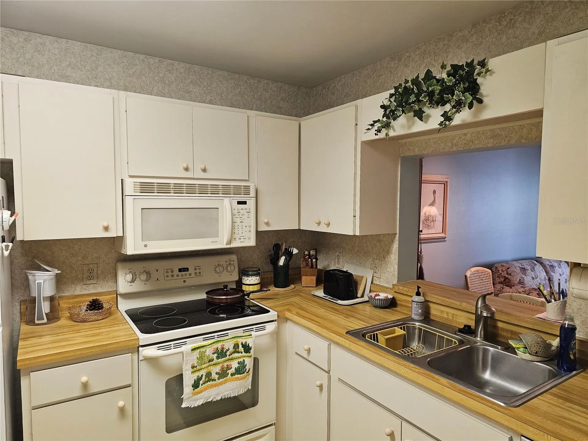 586 Lakeside Drive Bradenton FL 34210