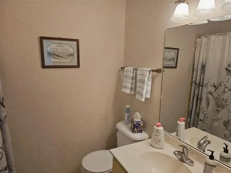586 Lakeside Drive Bradenton FL 34210