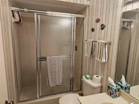 586 Lakeside Drive Bradenton FL 34210