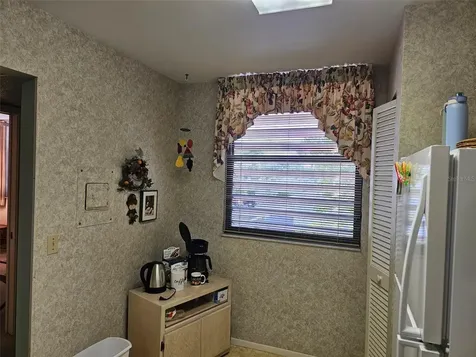 586 Lakeside Drive Bradenton FL 34210