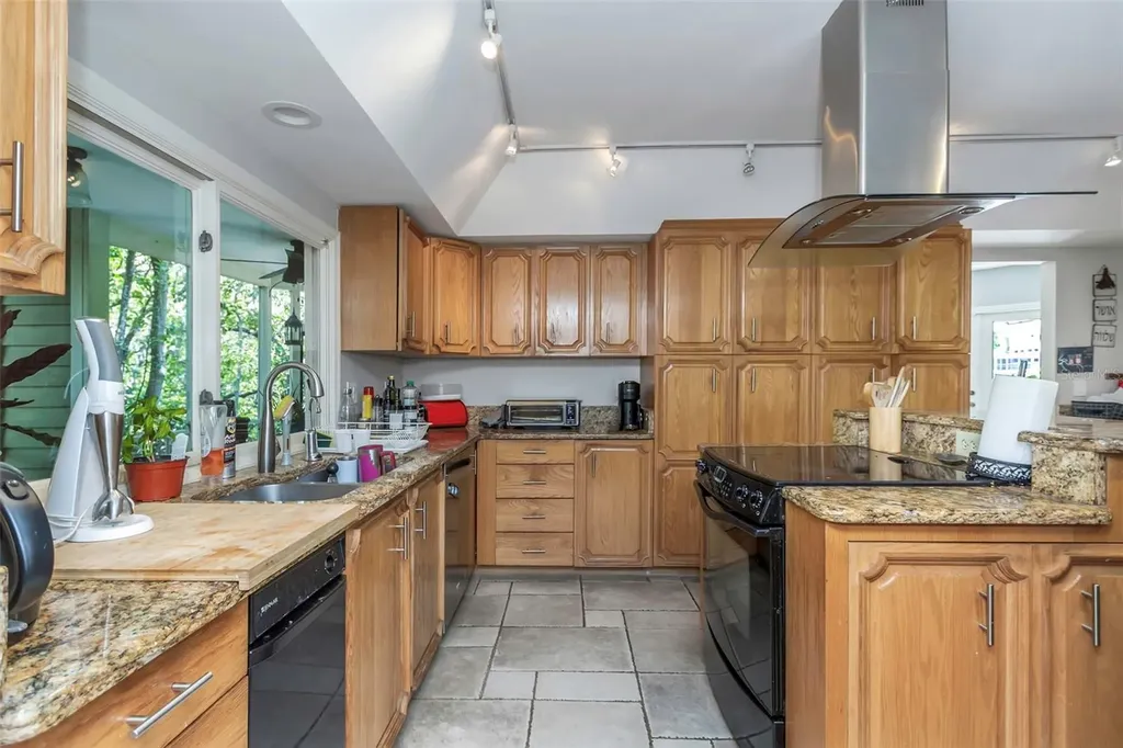 1065 Sable Court NE St Petersburg FL 33702