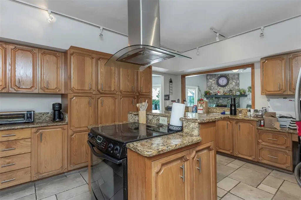 1065 Sable Court NE St Petersburg FL 33702