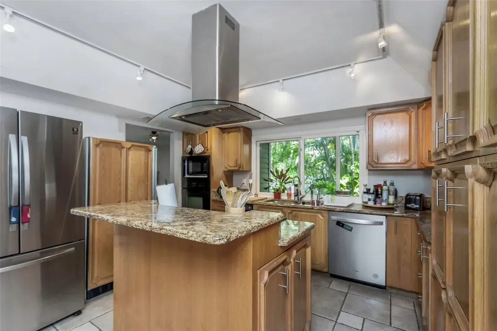 1065 Sable Court NE St Petersburg FL 33702