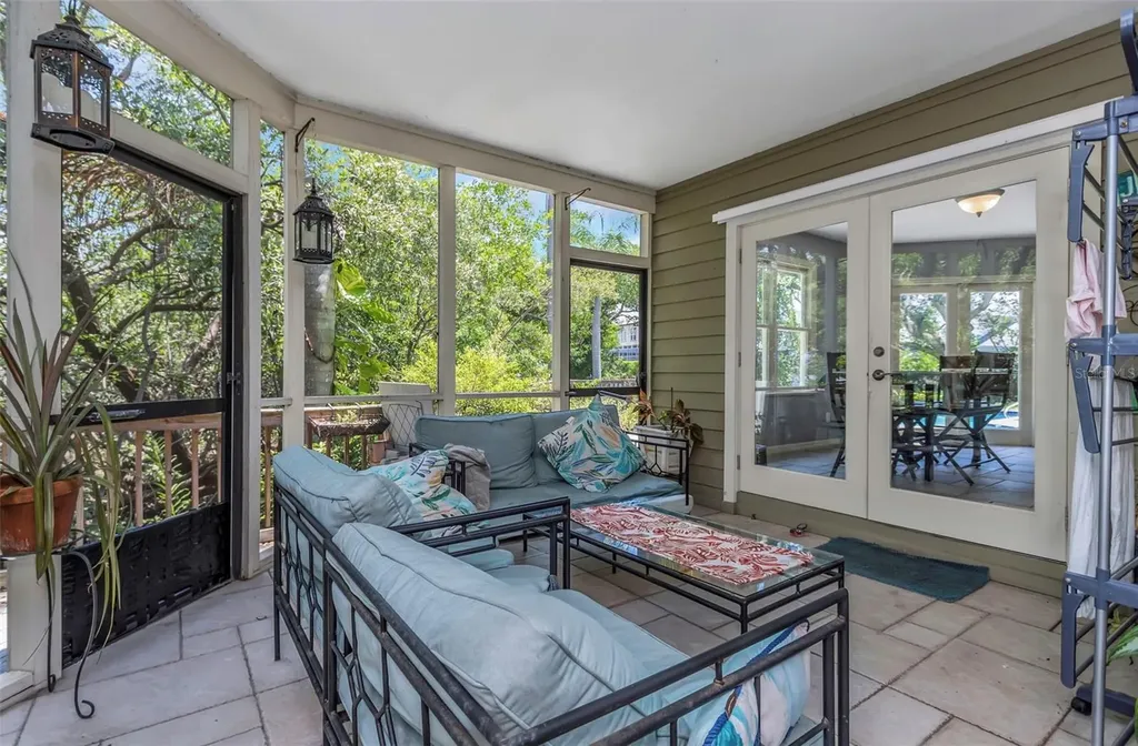 1065 Sable Court NE St Petersburg FL 33702