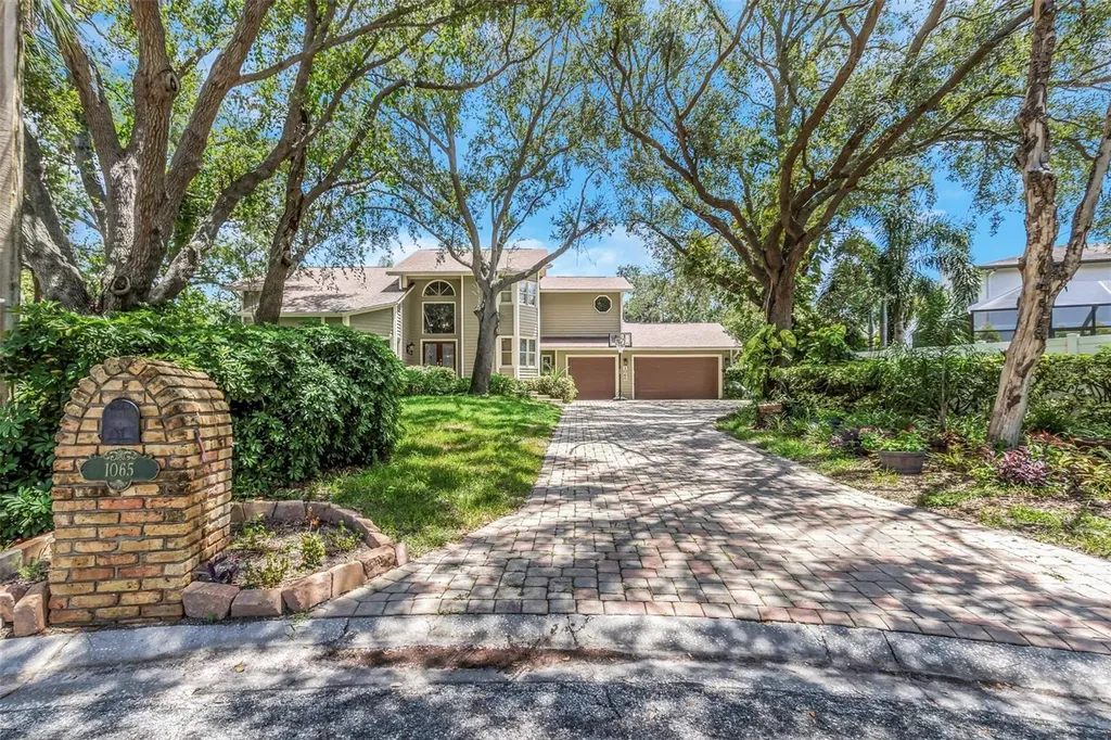1065 Sable Court NE St Petersburg FL 33702