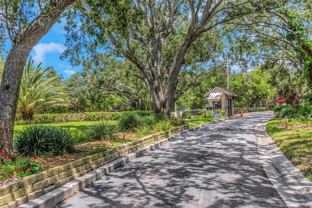 1065 Sable Court NE St Petersburg FL 33702