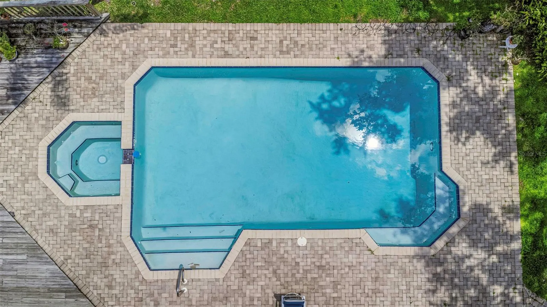 1065 Sable Court NE St Petersburg FL 33702
