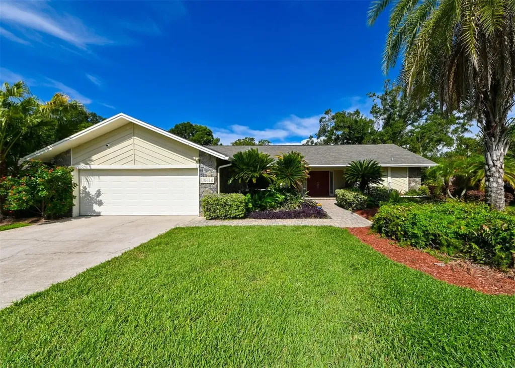 10415 Oakbrook Drive Tampa FL 33618