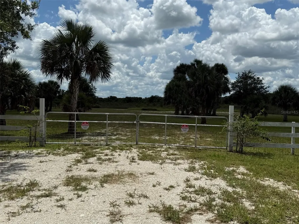 19374 NW 302nd Street Okeechobee FL 34972