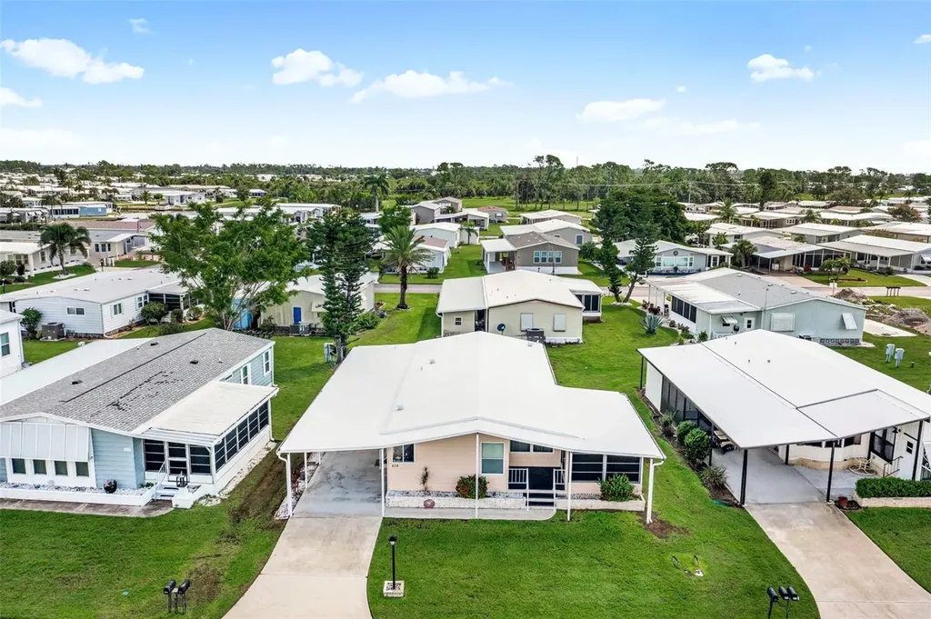 658 La Sala North Port FL 34287