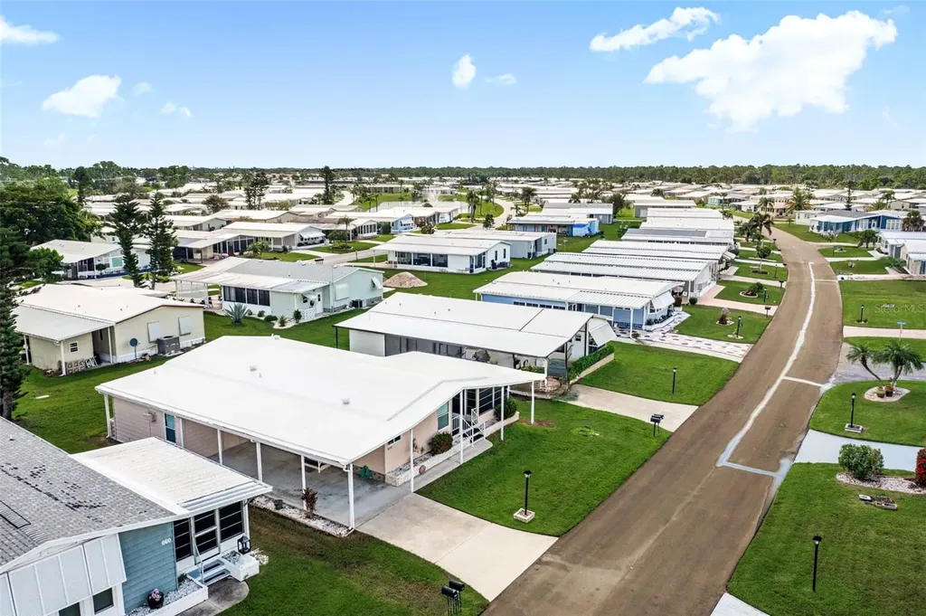 658 La Sala North Port FL 34287