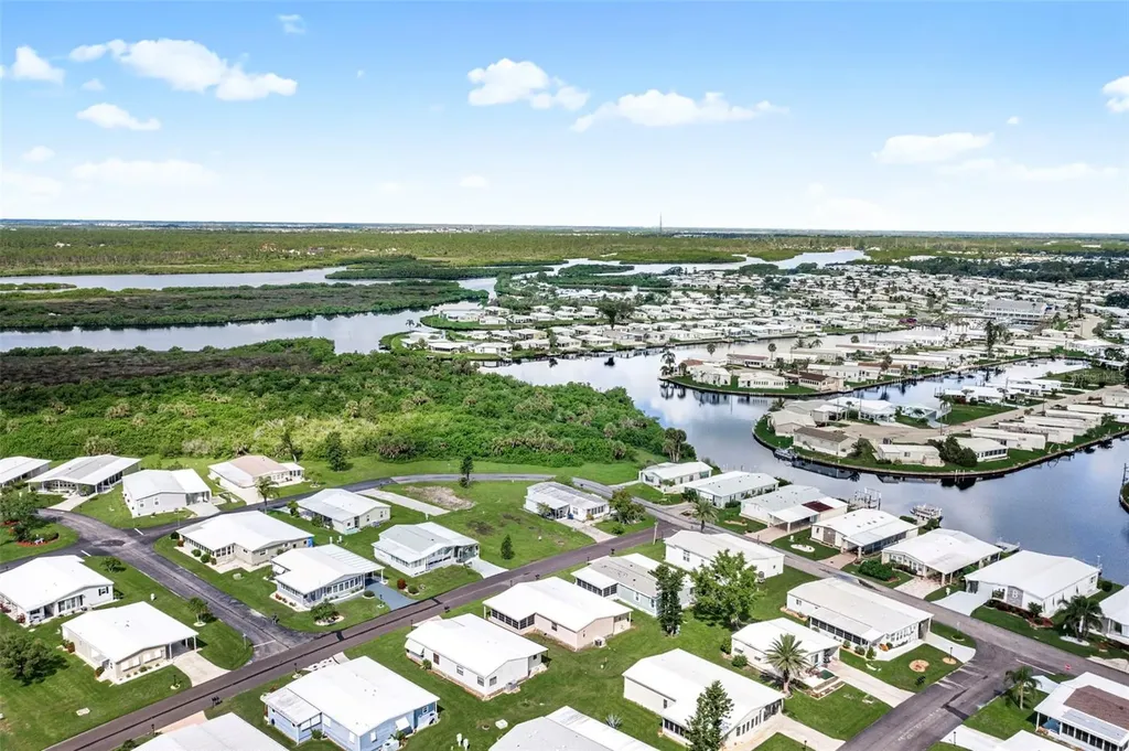 658 La Sala North Port FL 34287