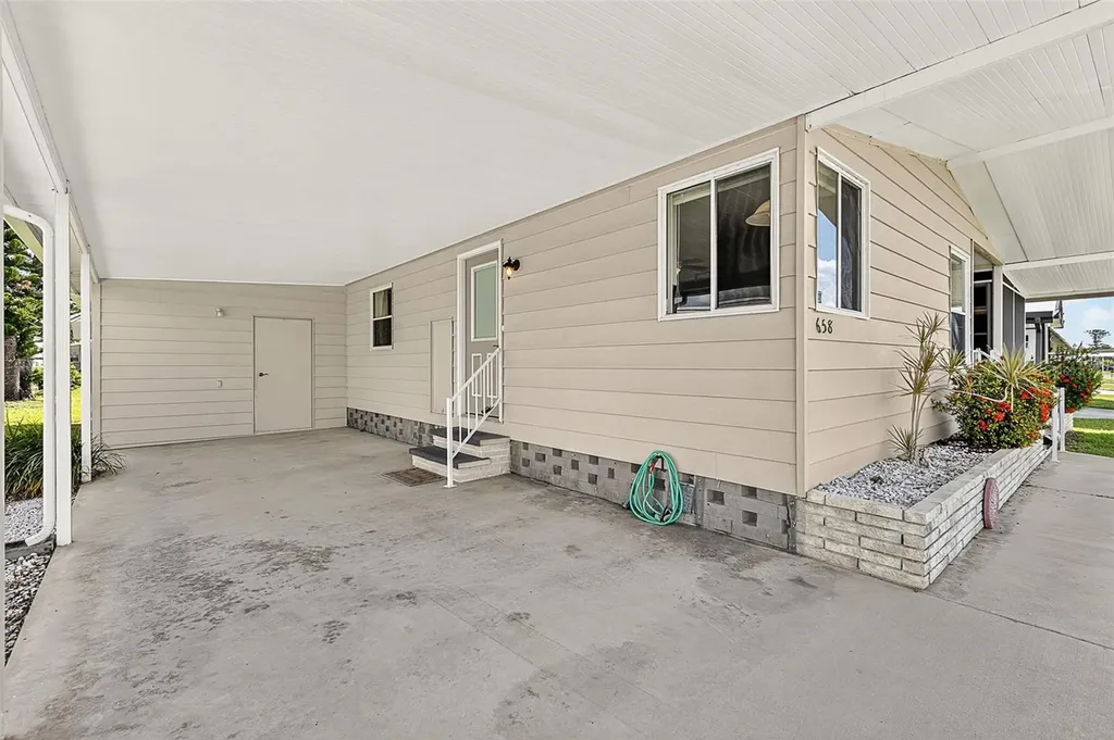 658 La Sala North Port FL 34287
