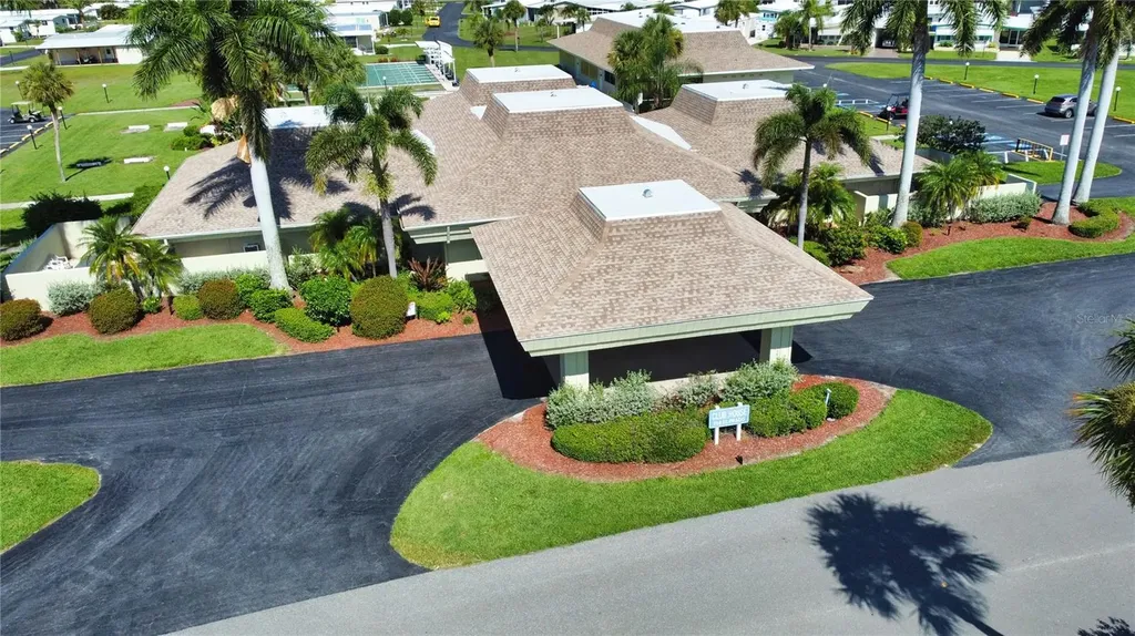 658 La Sala North Port FL 34287