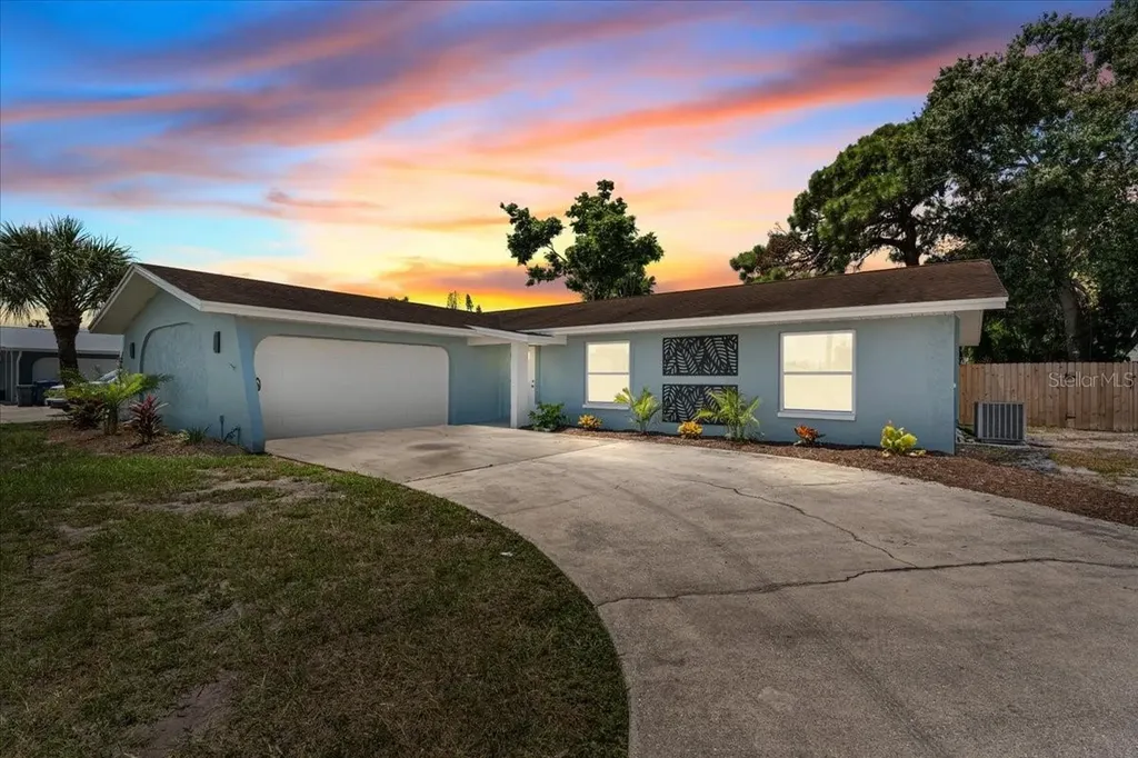 928 59th Street W Bradenton FL 34209