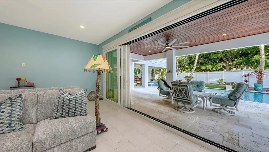 5005 Gulf Of Mexico Drive Longboat Key FL 34228