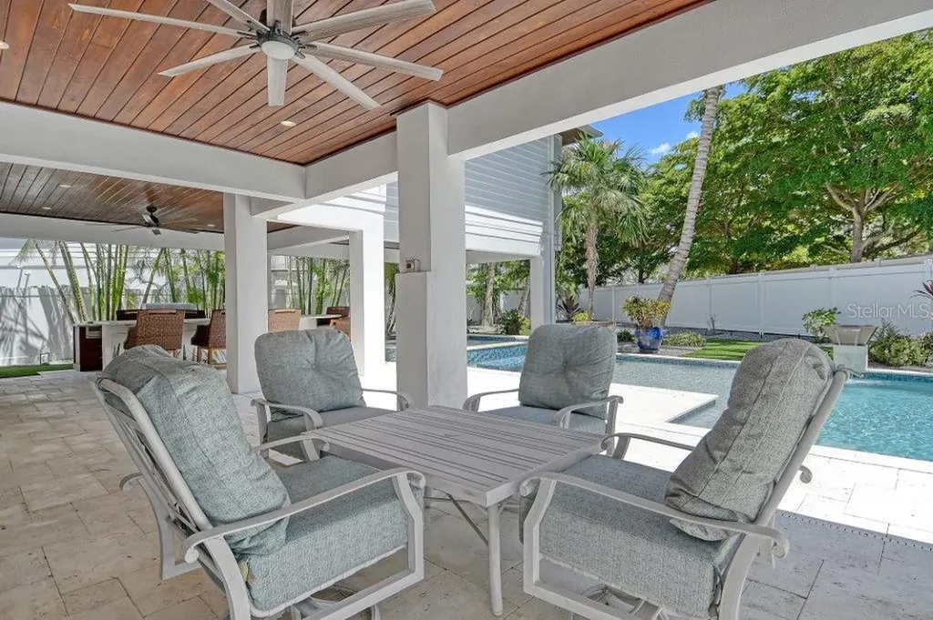 5005 Gulf Of Mexico Drive Longboat Key FL 34228