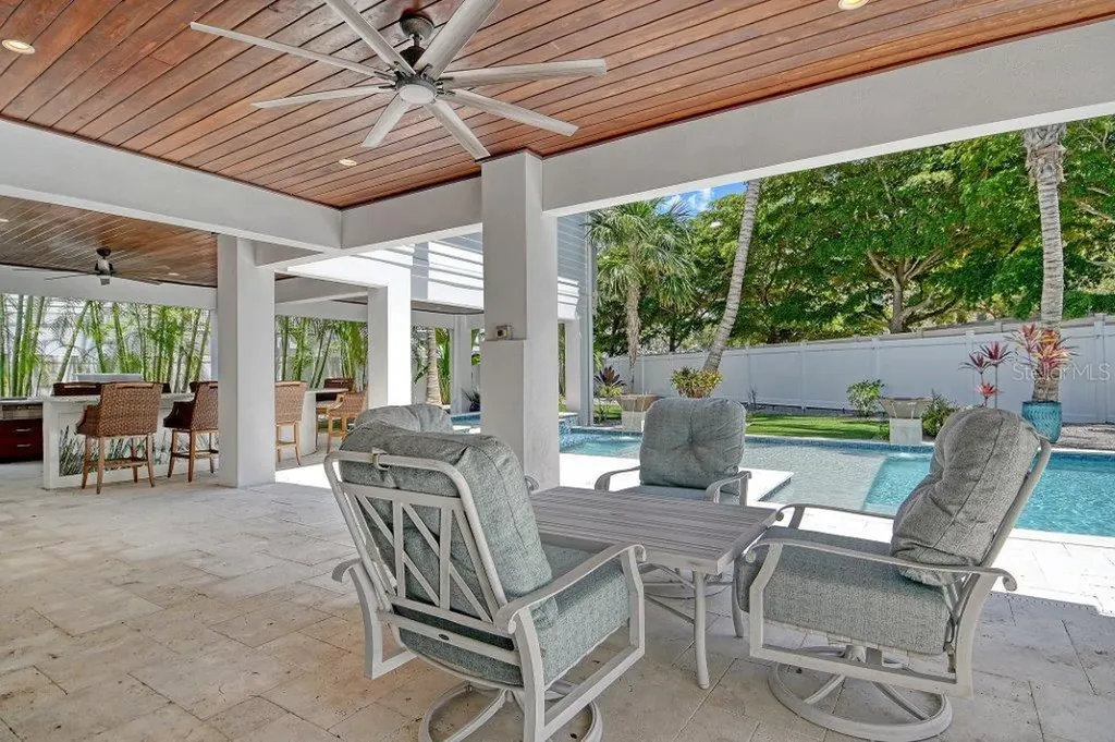 5005 Gulf Of Mexico Drive Longboat Key FL 34228
