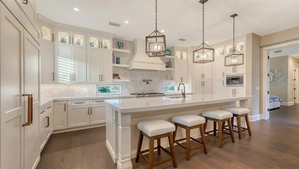 5005 Gulf Of Mexico Drive Longboat Key FL 34228