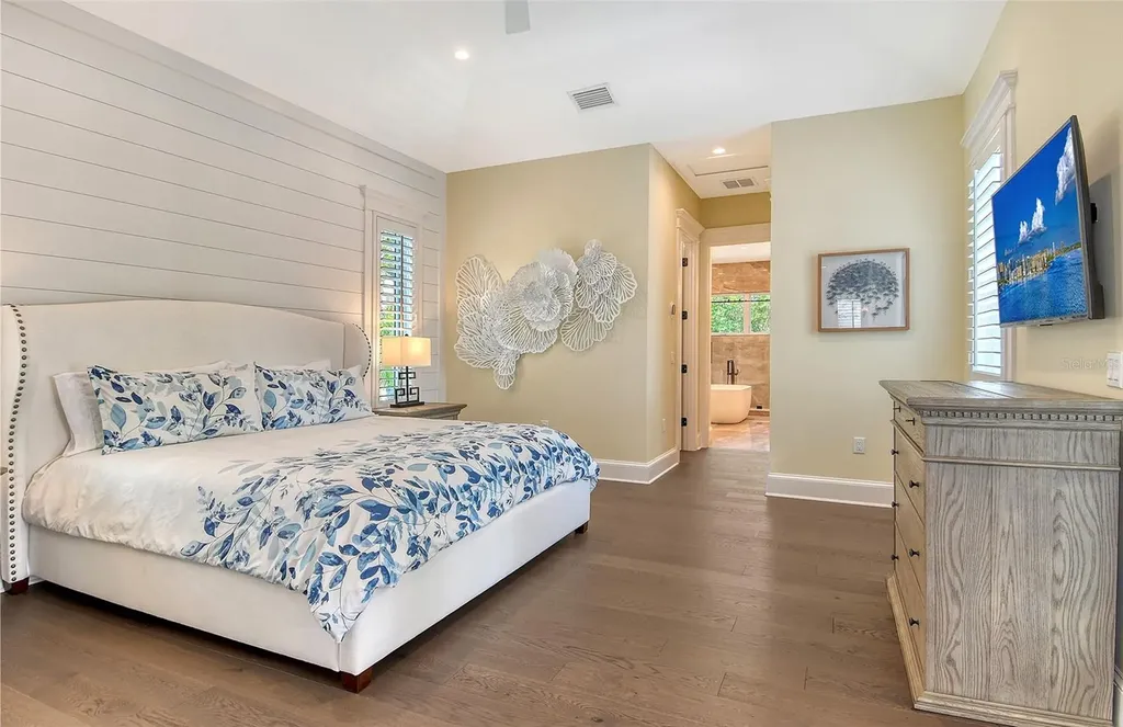 5005 Gulf Of Mexico Drive Longboat Key FL 34228