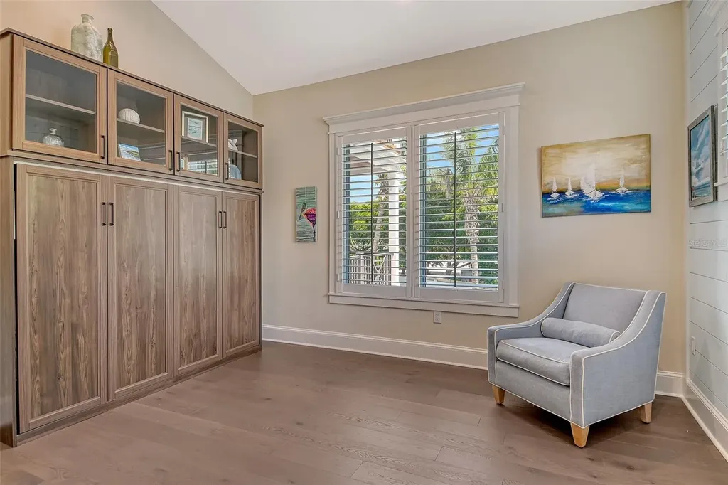 5005 Gulf Of Mexico Drive Longboat Key FL 34228