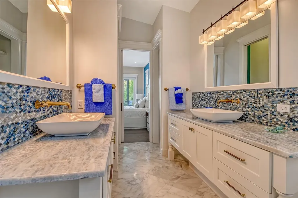 5005 Gulf Of Mexico Drive Longboat Key FL 34228