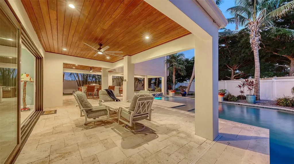 5005 Gulf Of Mexico Drive Longboat Key FL 34228