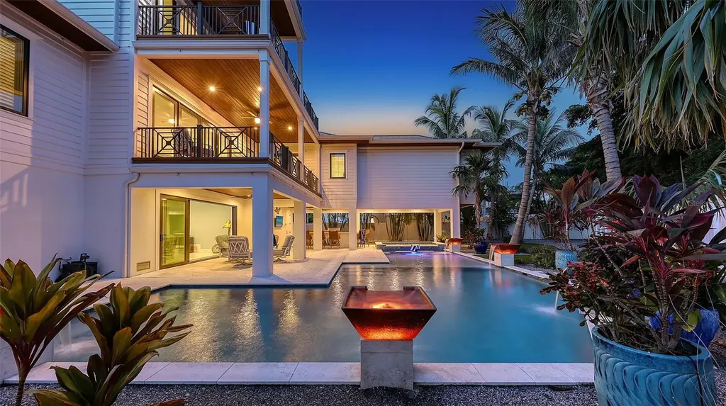 5005 Gulf Of Mexico Drive Longboat Key FL 34228