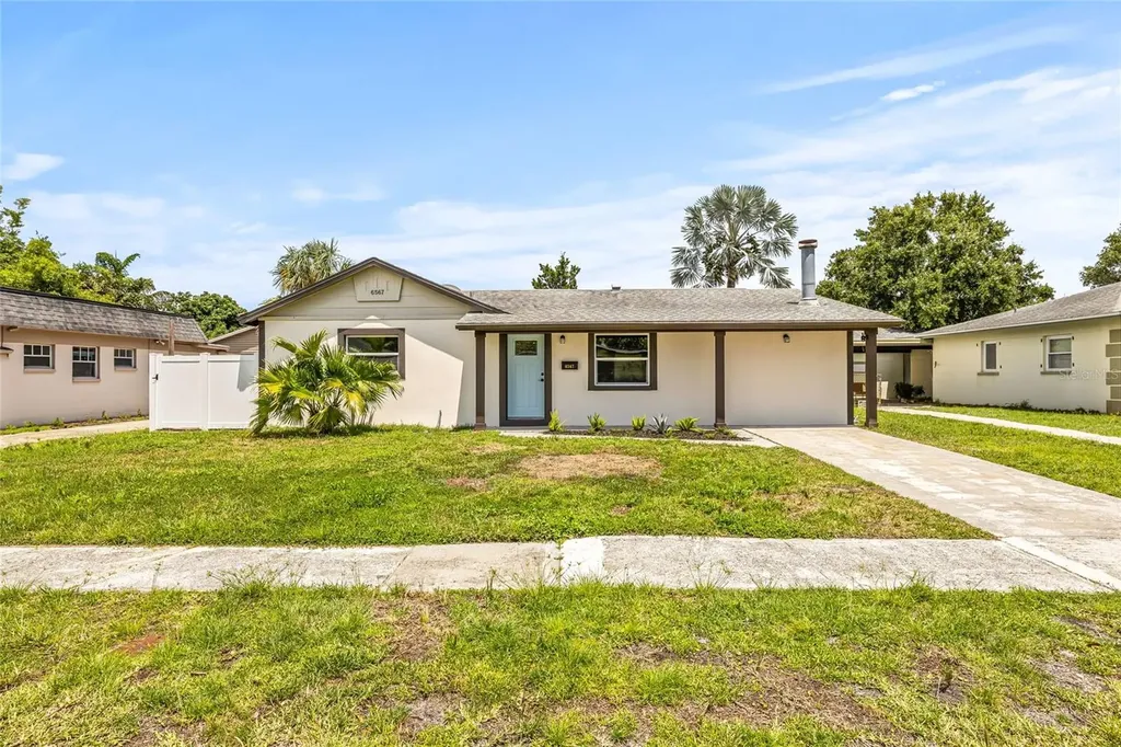 6567 S West Shore Circle Tampa FL 33616