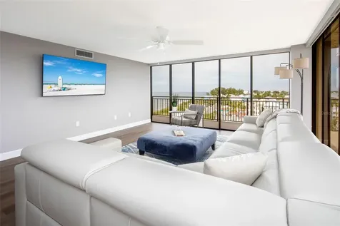 7650 Bayshore Drive Treasure Island FL 33706