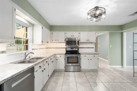 821 NW 39th Street Gainesville FL 32605