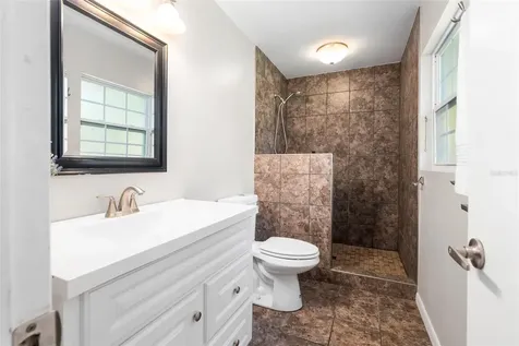821 NW 39th Street Gainesville FL 32605