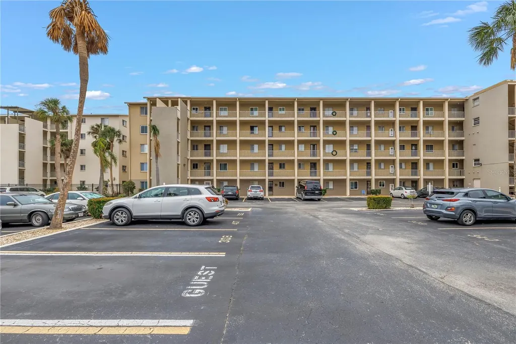 3500 Lake Bayshore Drive Bradenton FL 34205