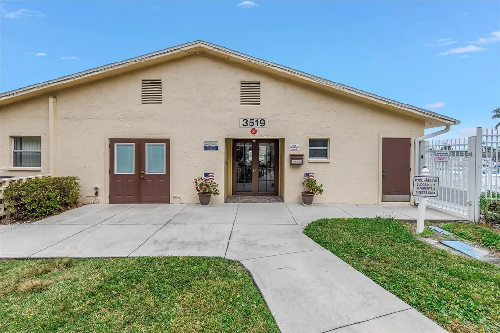 3500 Lake Bayshore Drive Bradenton FL 34205