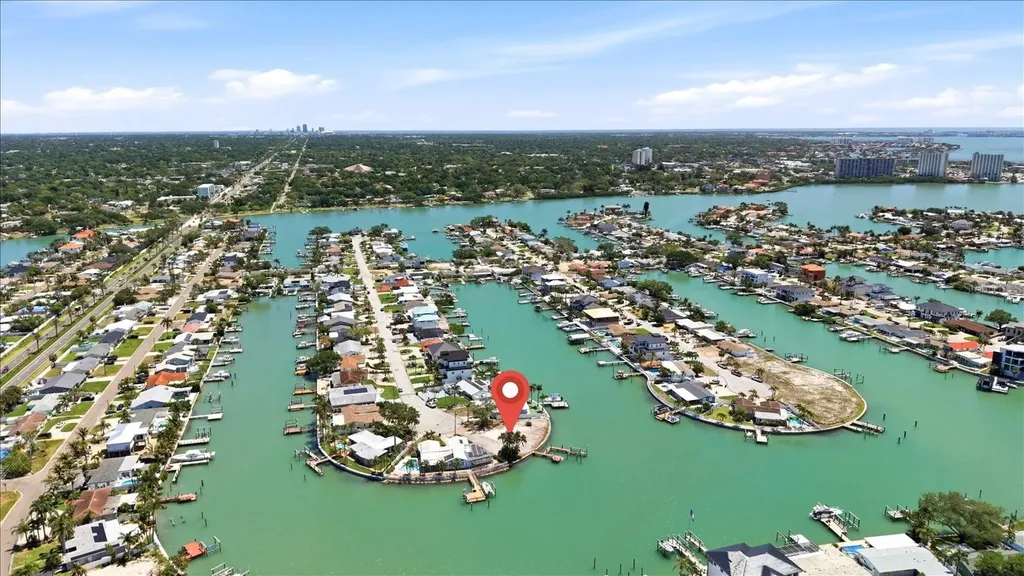 7998 1st Avenue S St Petersburg FL 33707
