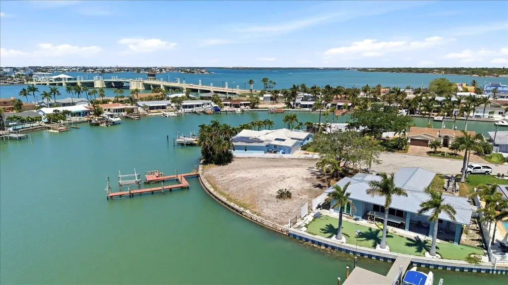 7998 1st Avenue S St Petersburg FL 33707