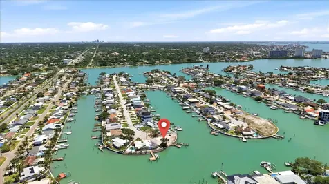7998 1st Avenue S St Petersburg FL 33707