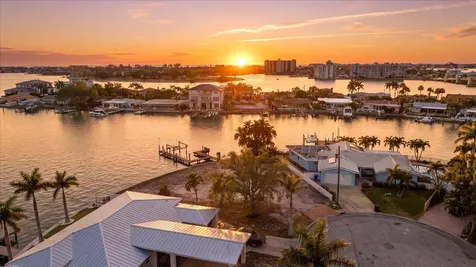 7998 1st Avenue S St Petersburg FL 33707
