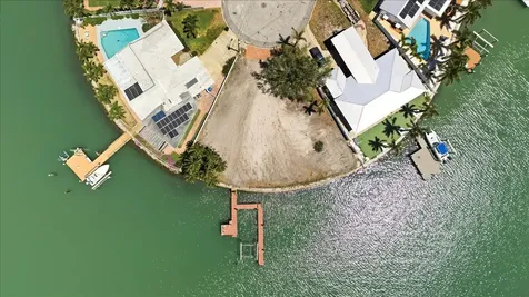 7998 1st Avenue S St Petersburg FL 33707