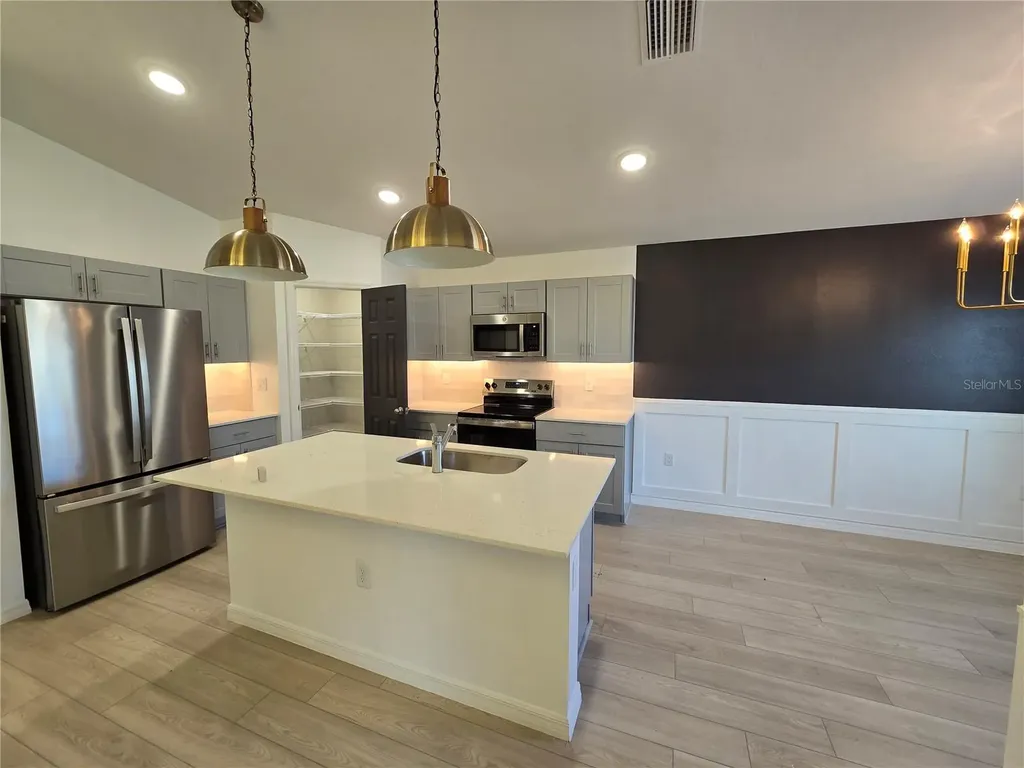 2441 Oakwood Lane Davenport FL 33837