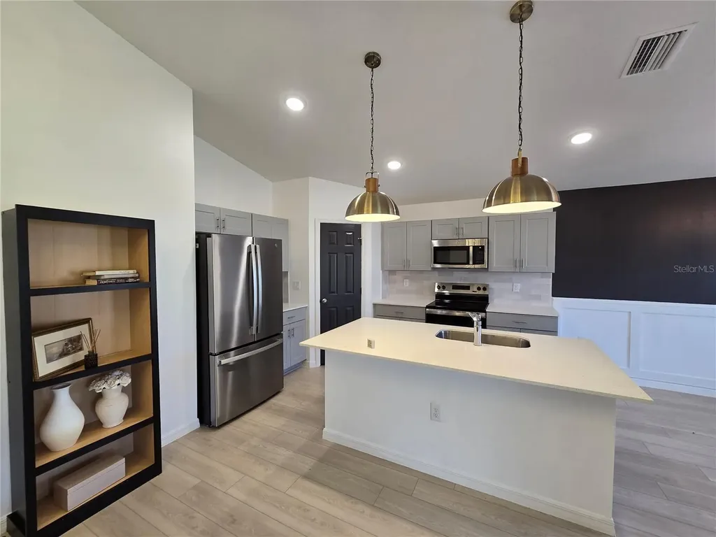 2441 Oakwood Lane Davenport FL 33837