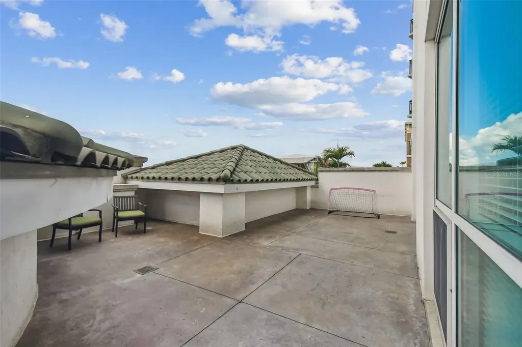 450 Knights Run Avenue Tampa FL 33602