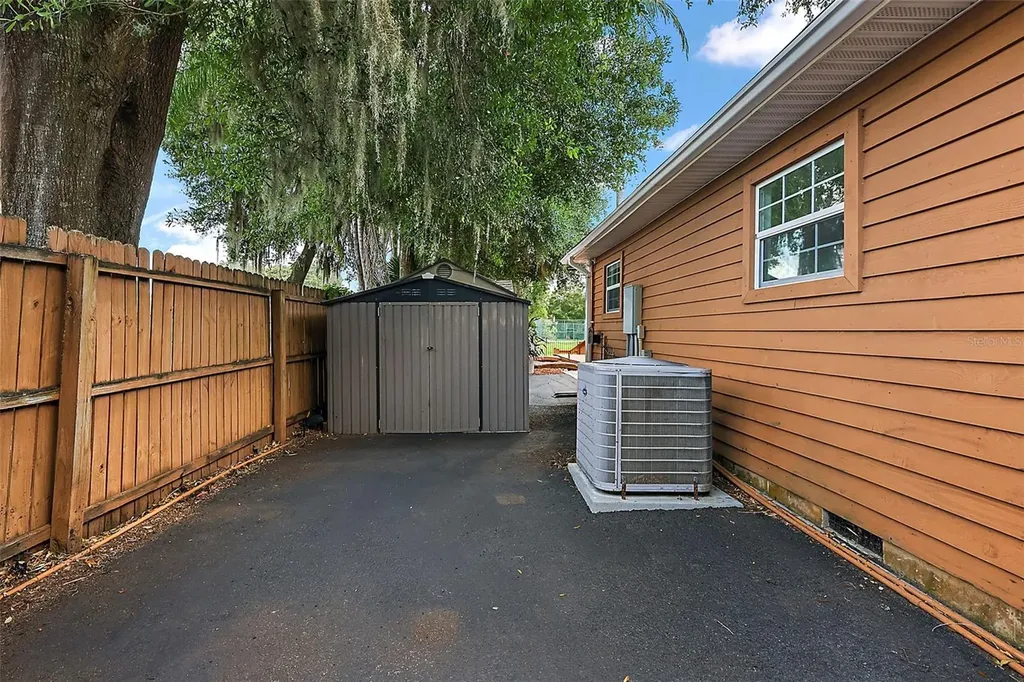 507 Lakeshore Drive Eustis FL 32726
