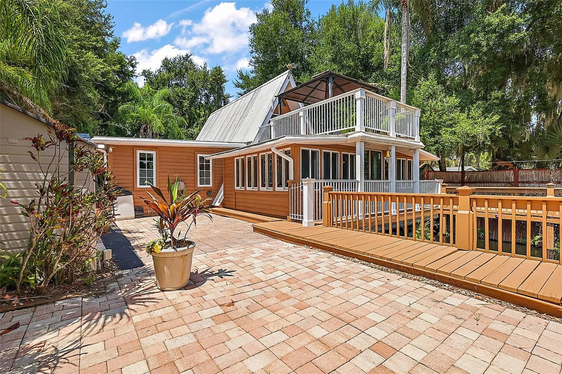 507 Lakeshore Drive Eustis FL 32726