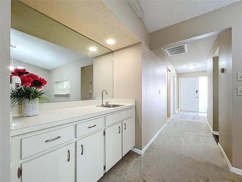2020 Lakeview Drive Clearwater FL 33763