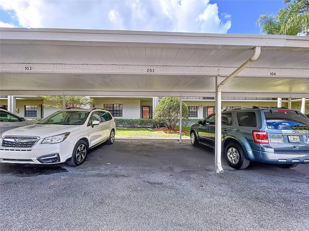 2020 Lakeview Drive Clearwater FL 33763