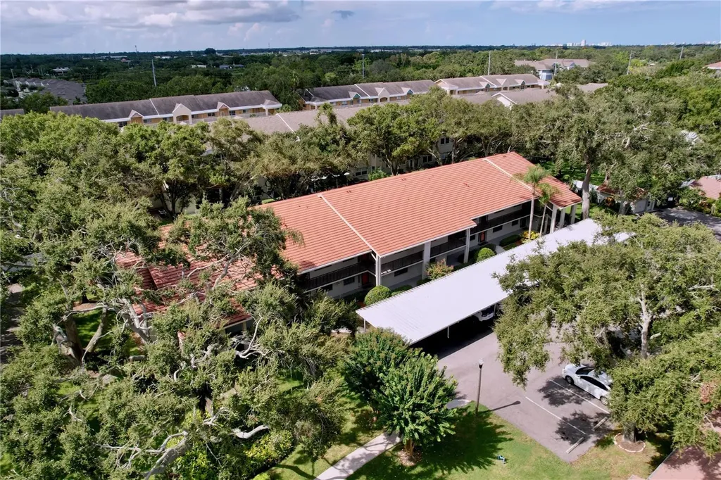 2020 Lakeview Drive Clearwater FL 33763