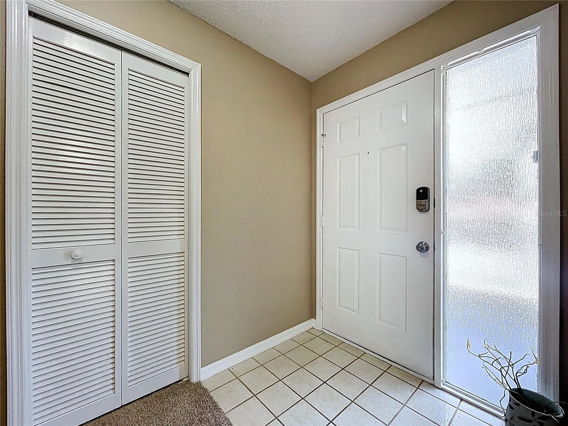 2020 Lakeview Drive Clearwater FL 33763